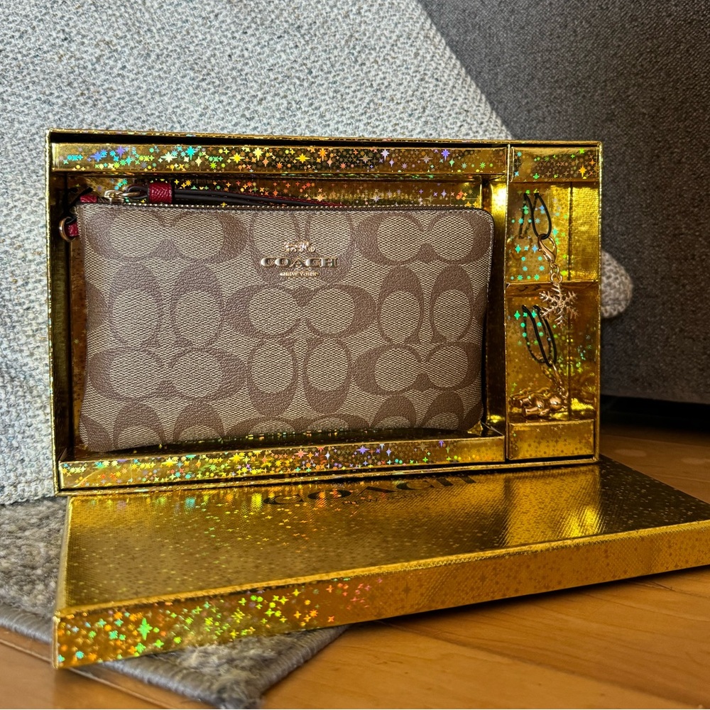 NWT Coach Wristlet Box Set